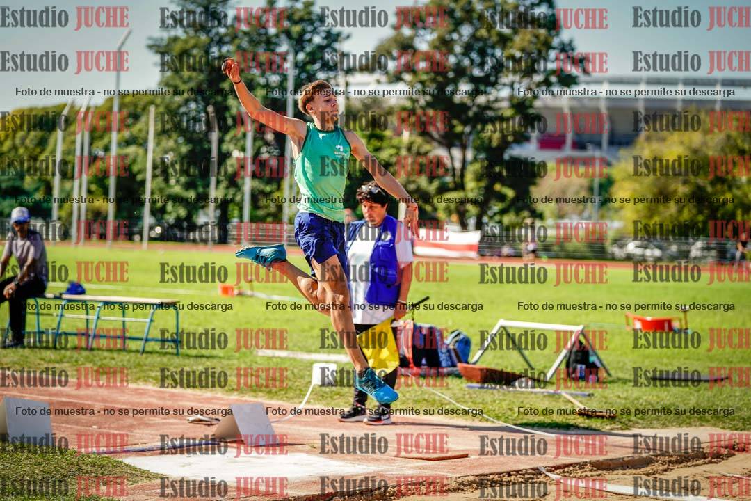 Fotos del salto en largo de varones