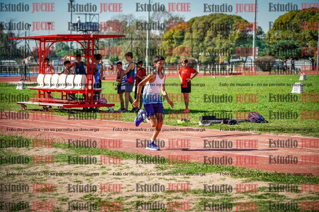 Fotos del salto en largo de varones - incluye U16