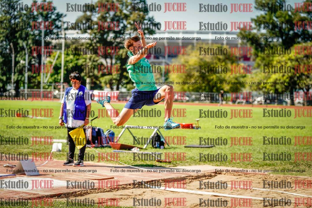 Fotos del salto en largo de varones