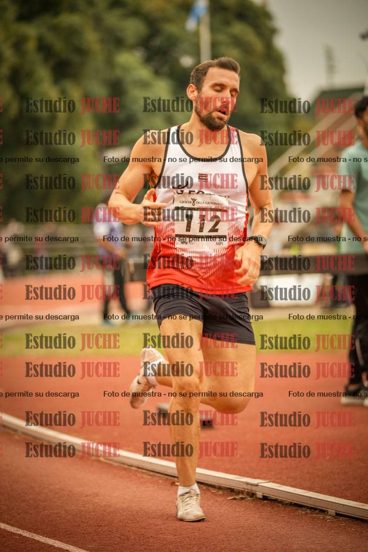 Fotos de los 800 m llanos de varones