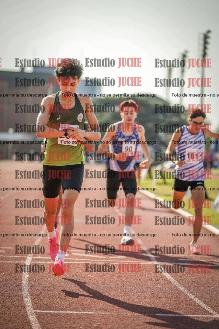 Fotos de los 800 m llanos de varones