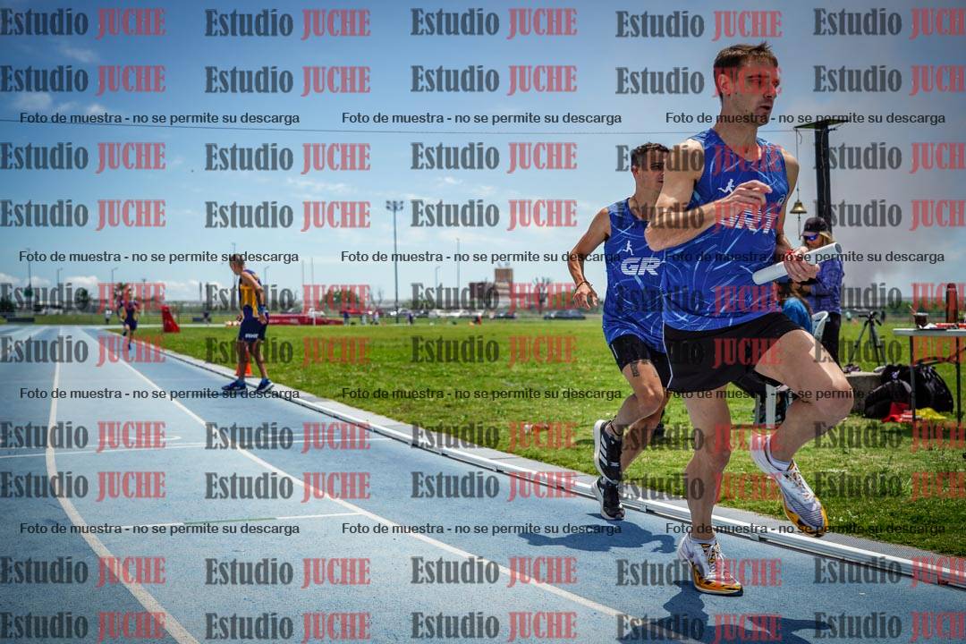 Fotos durante el transcurso de los relevos 20' para running teams - serie 2