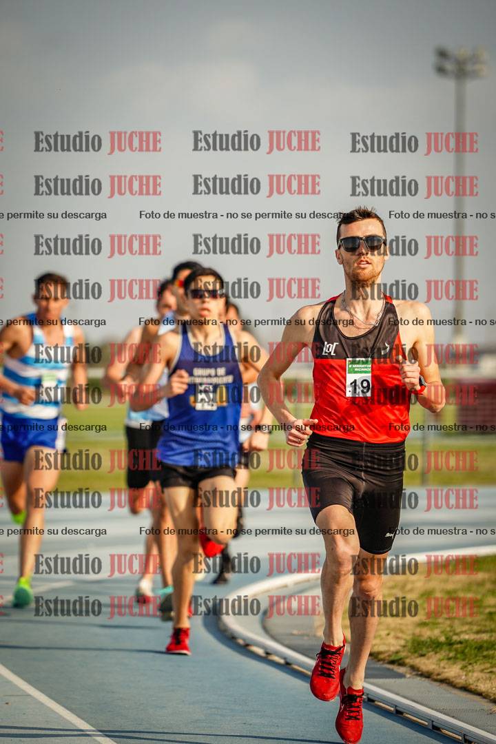 Fotos de los 3000 m llanos de varones
