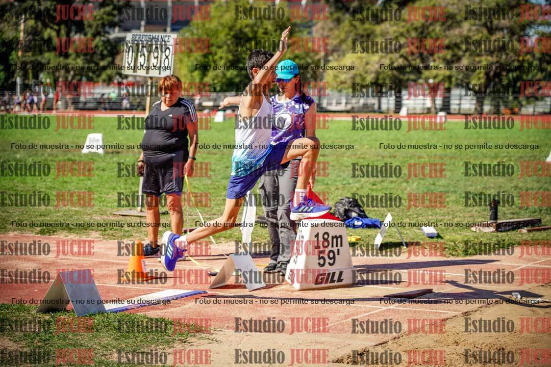 Fotos del salto en largo de varones - incluye U16