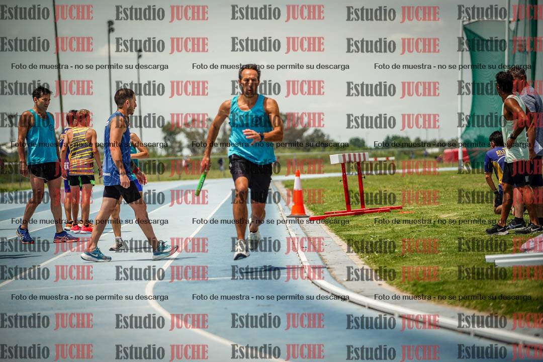 Fotos durante el transcurso de los relevos 20' para running teams - serie 2