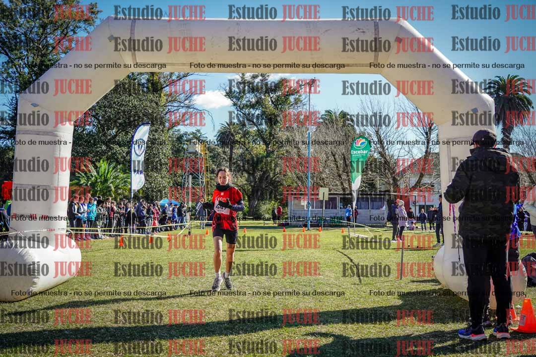 Fotos de la llegada del cross de 2000 m