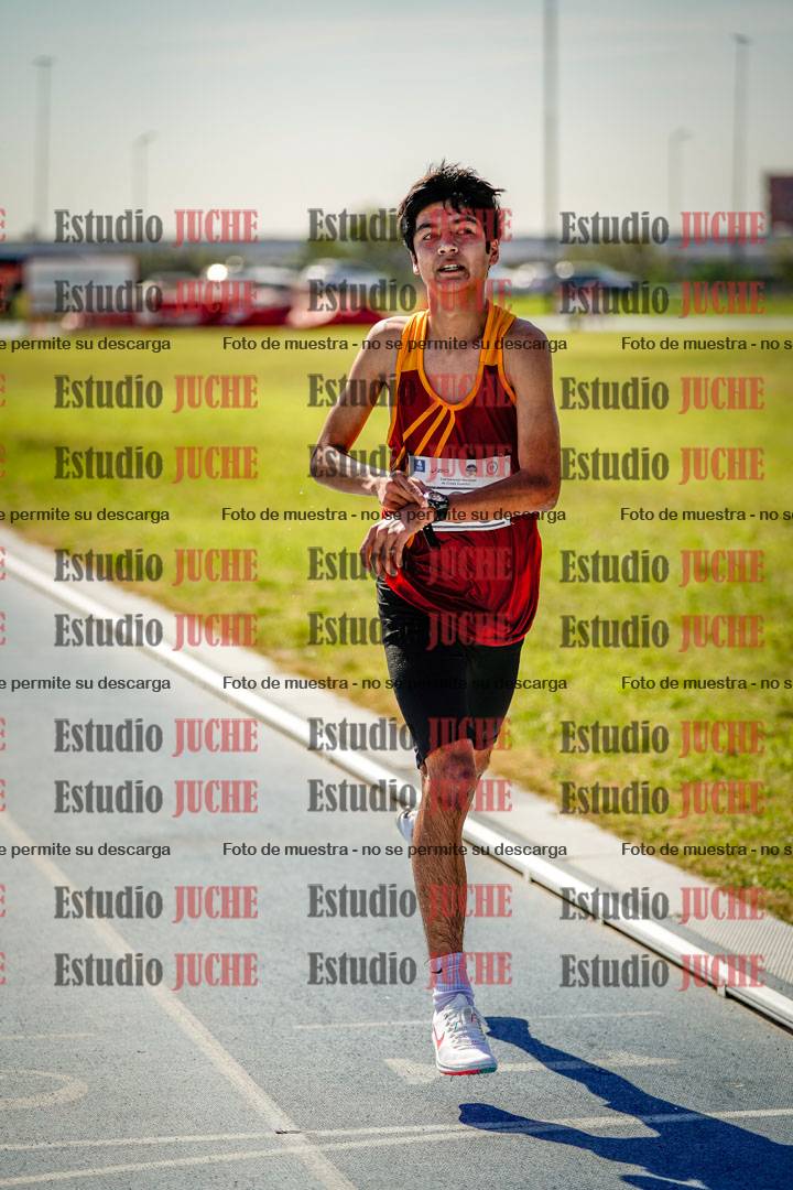 Fotos de los 2000 m con obstáculos de varones