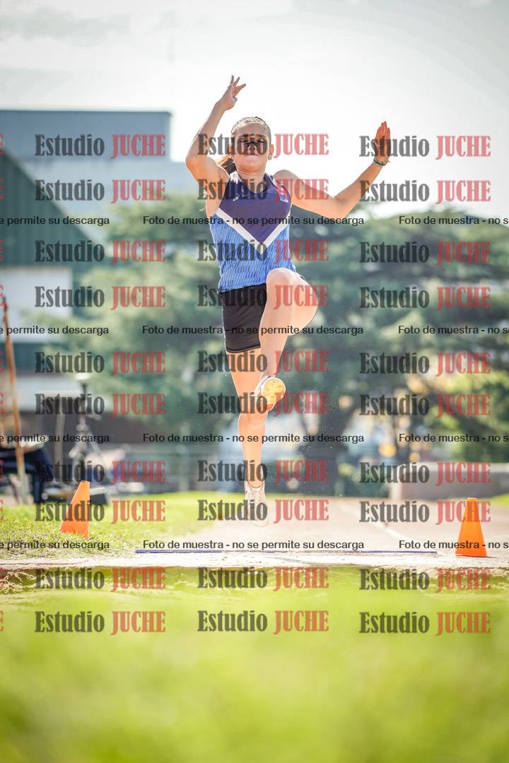 Fotos del salto en largo de mujeres - hepta 5
