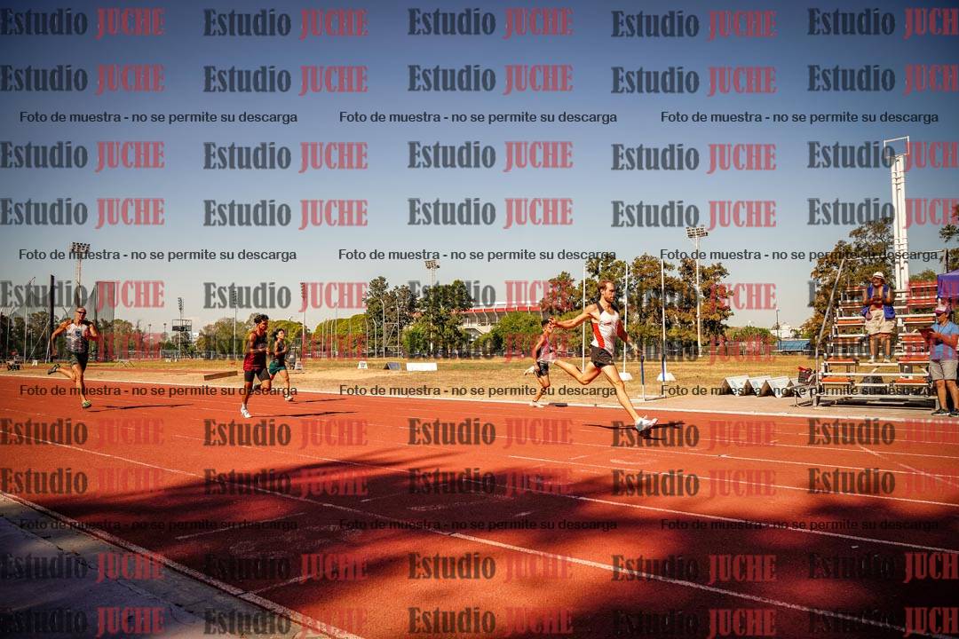 Fotos de los 200 m llanos de varones