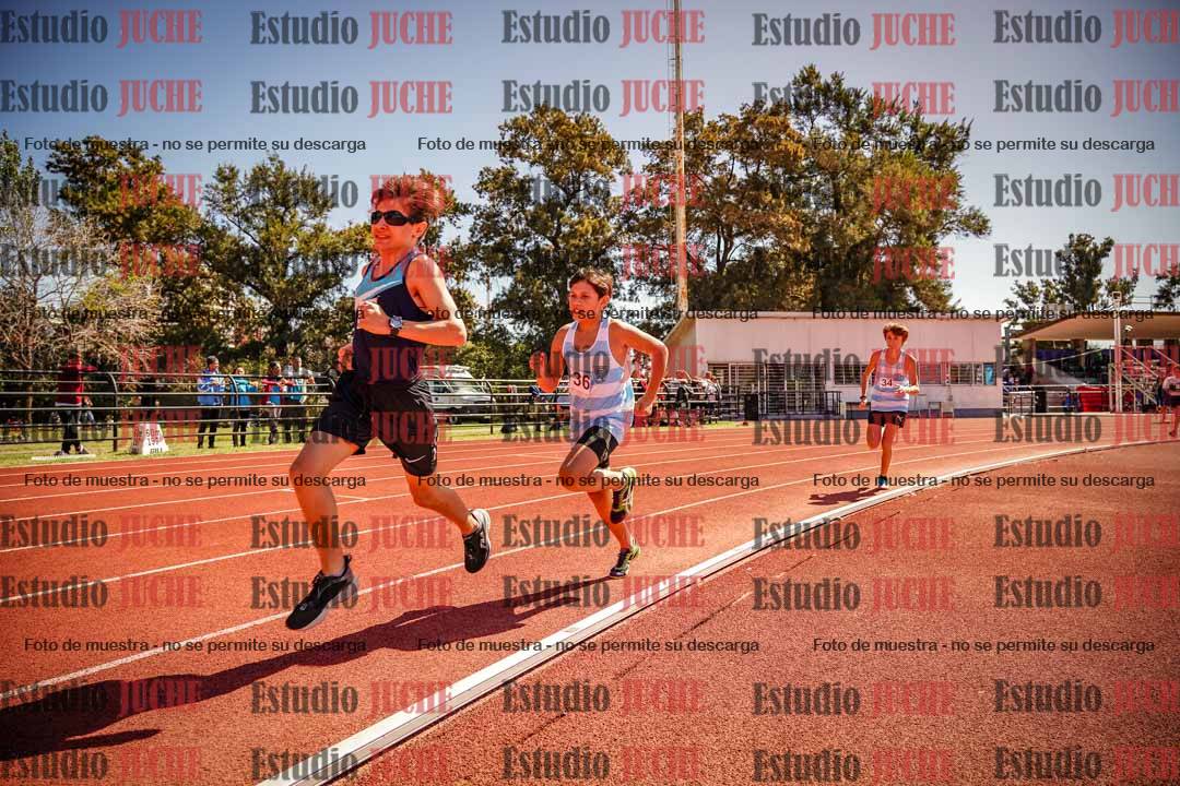 Fotos de los 600 m llanos de varones
