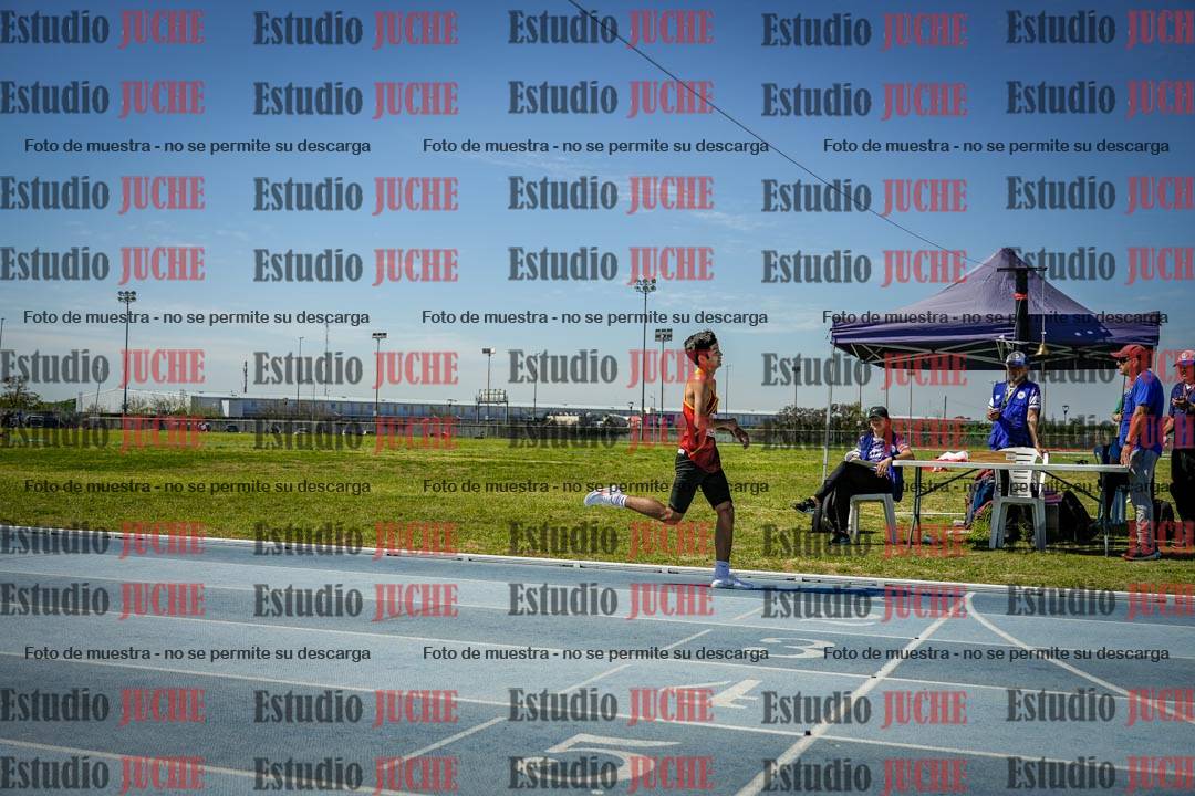 Fotos de los 2000 m con obstáculos de varones