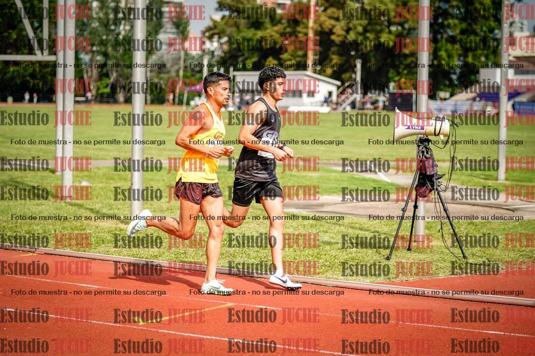 Fotos de los 3000 m llanos de varones