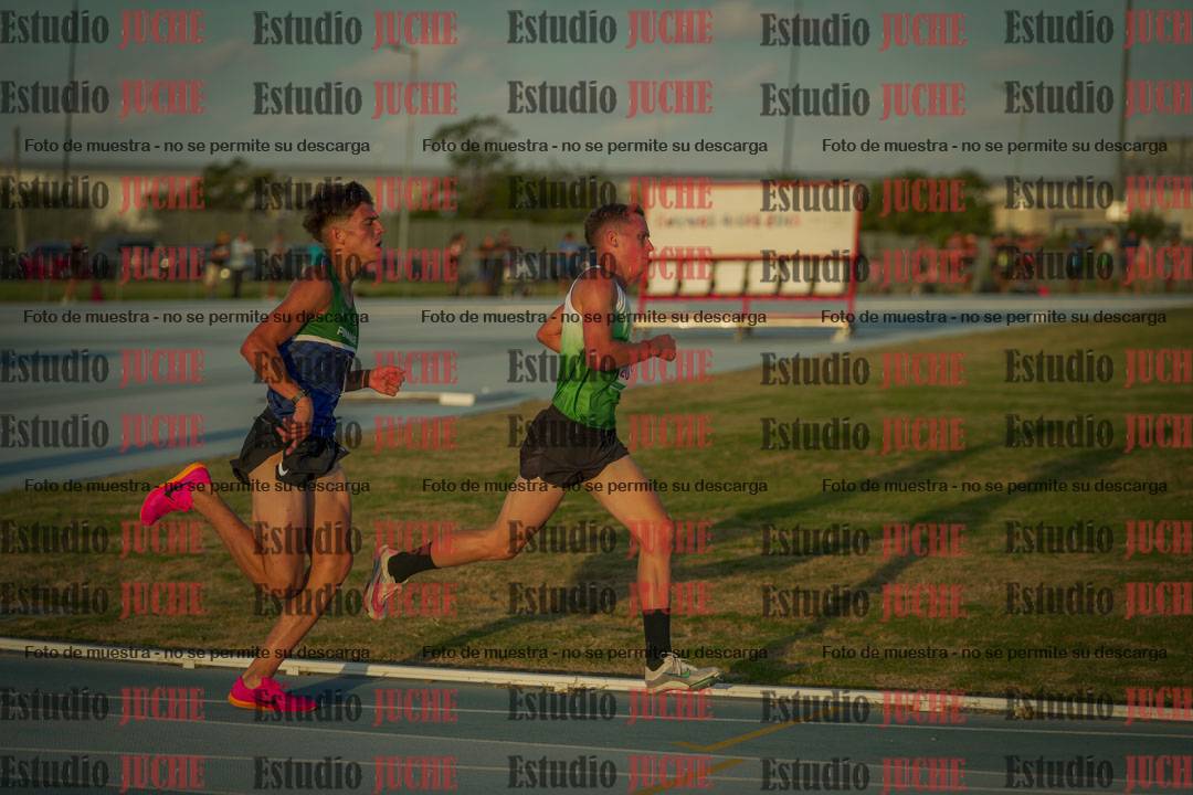 Fotos de los 3000 m llanos de varones