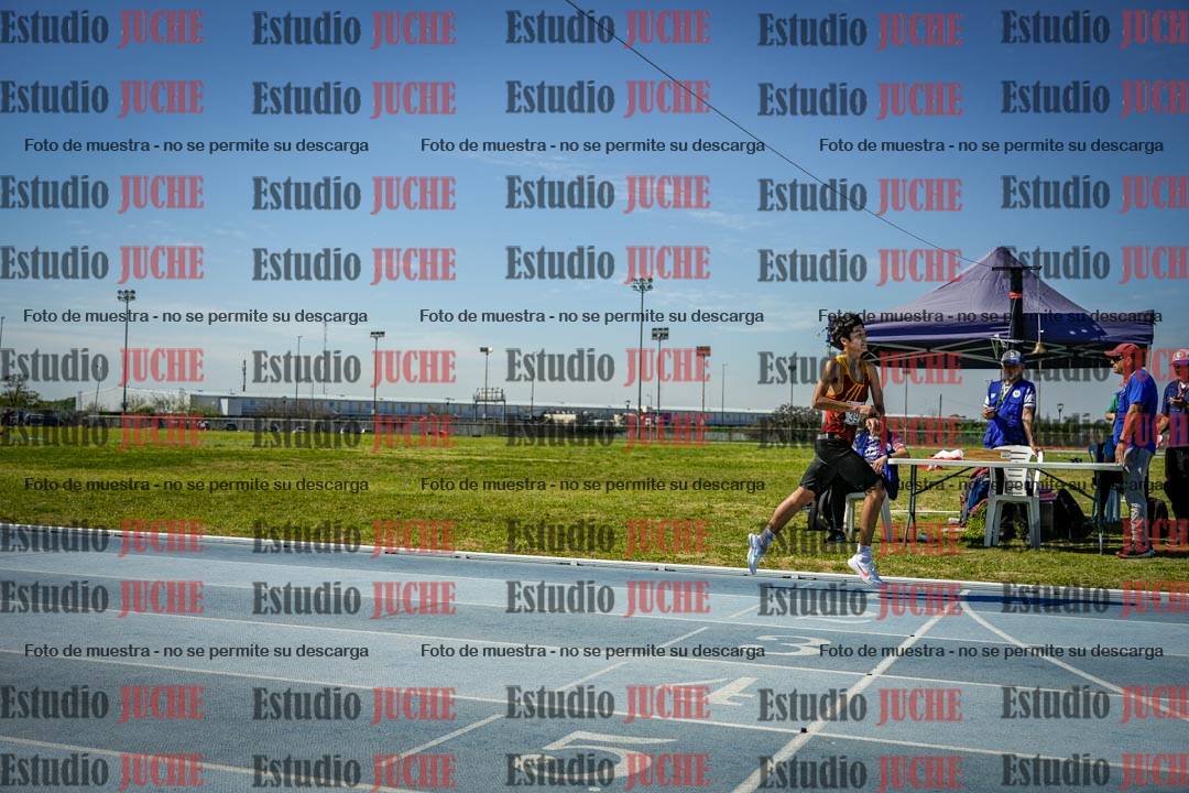 Fotos de los 2000 m con obstáculos de varones
