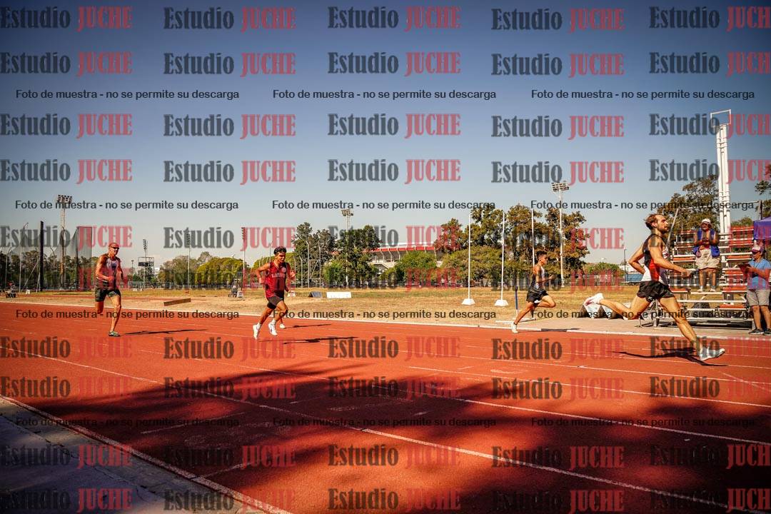 Fotos de los 200 m llanos de varones