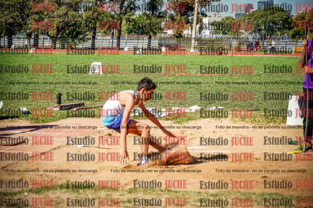 Fotos del salto en largo de varones - incluye U16