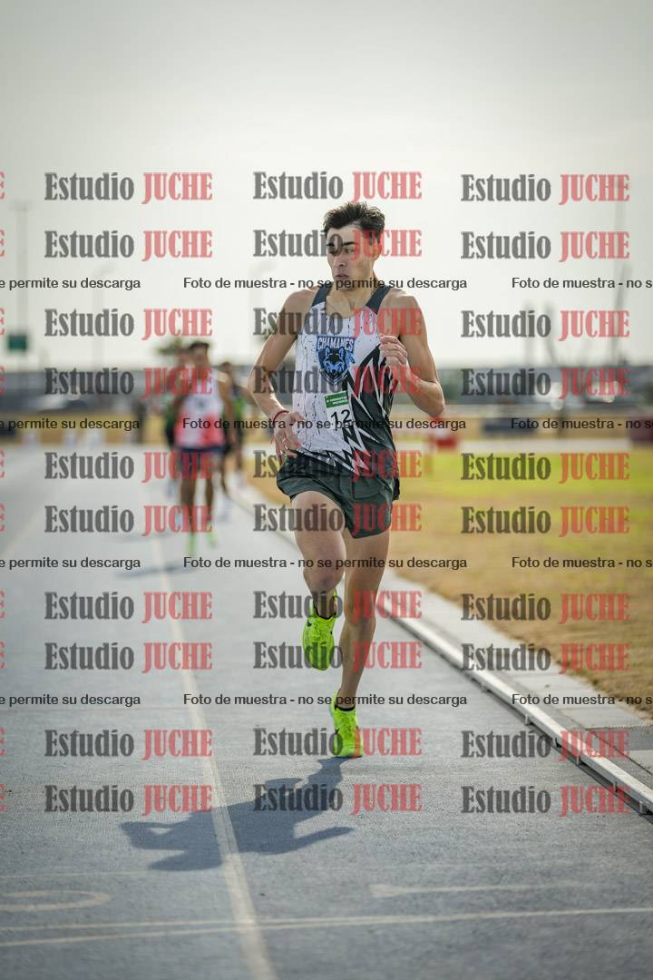 Fotos de los 800 m llanos de varones