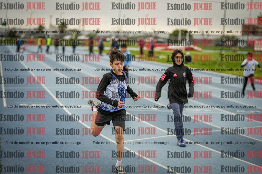 Fotos de los 50 m llanos de varones - U12