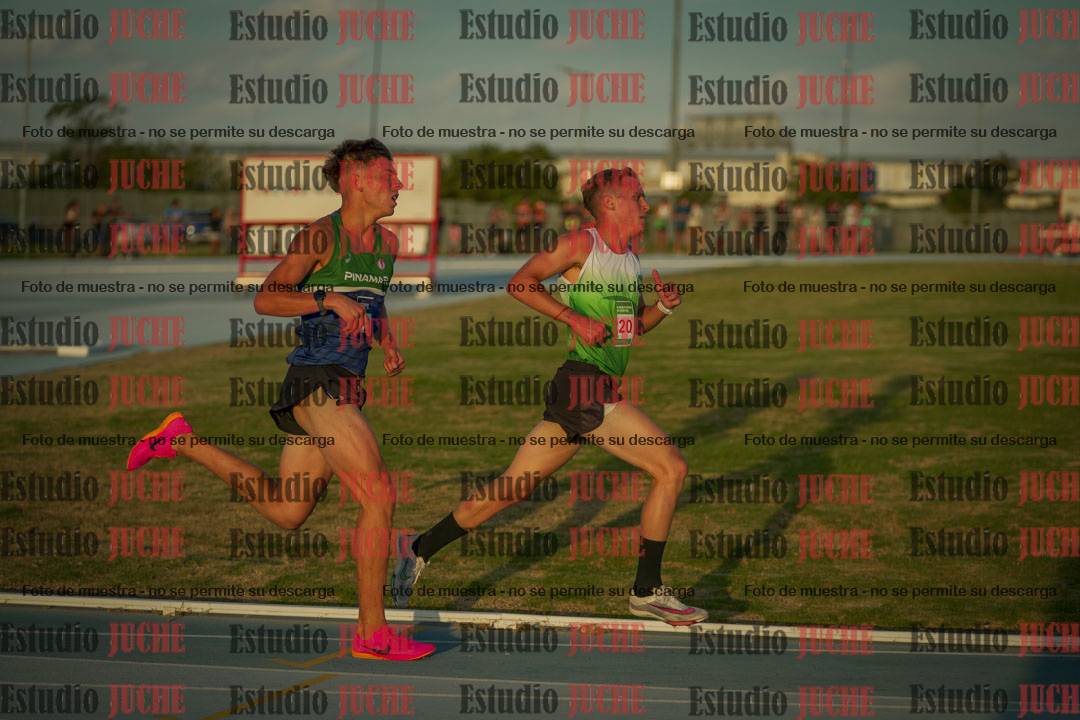 Fotos de los 3000 m llanos de varones