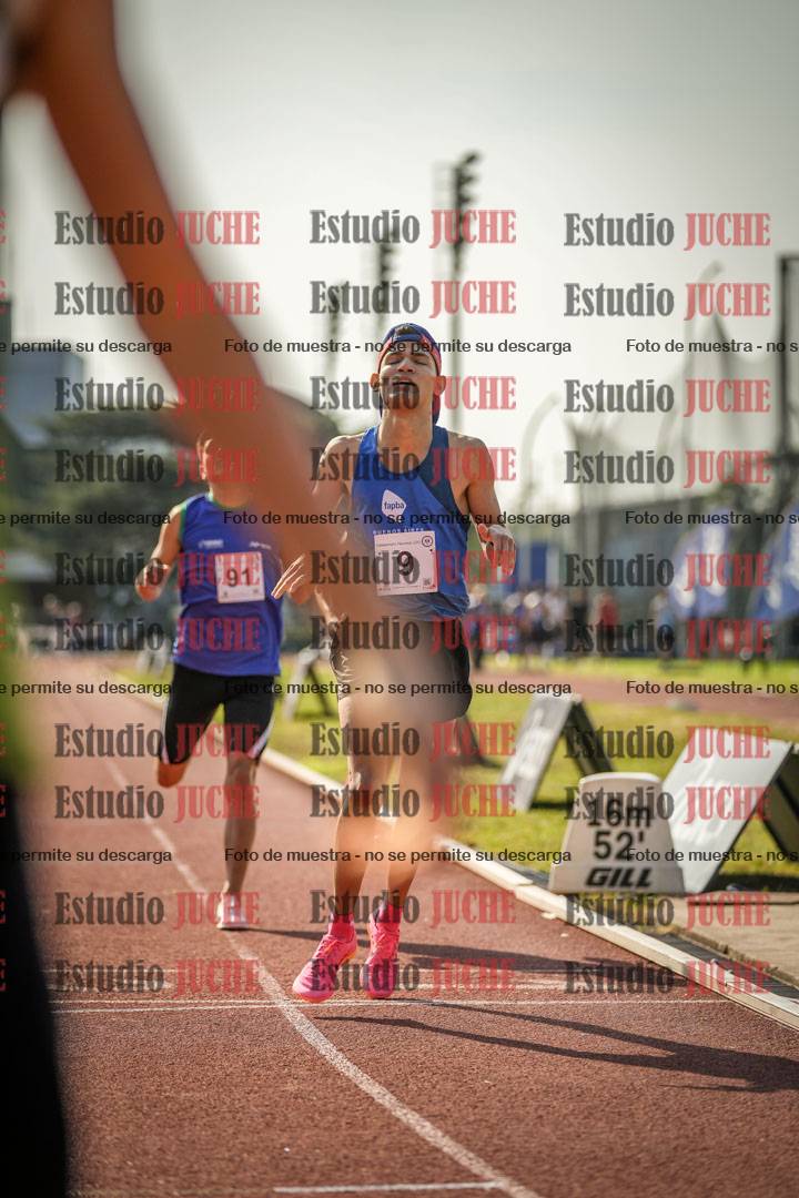 Fotos de los 800 m llanos de varones