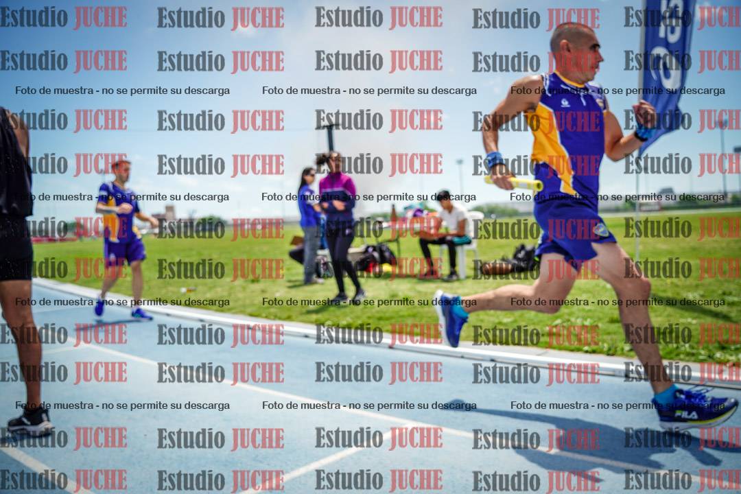 Fotos durante el transcurso de los relevos 20' para running teams - serie 2