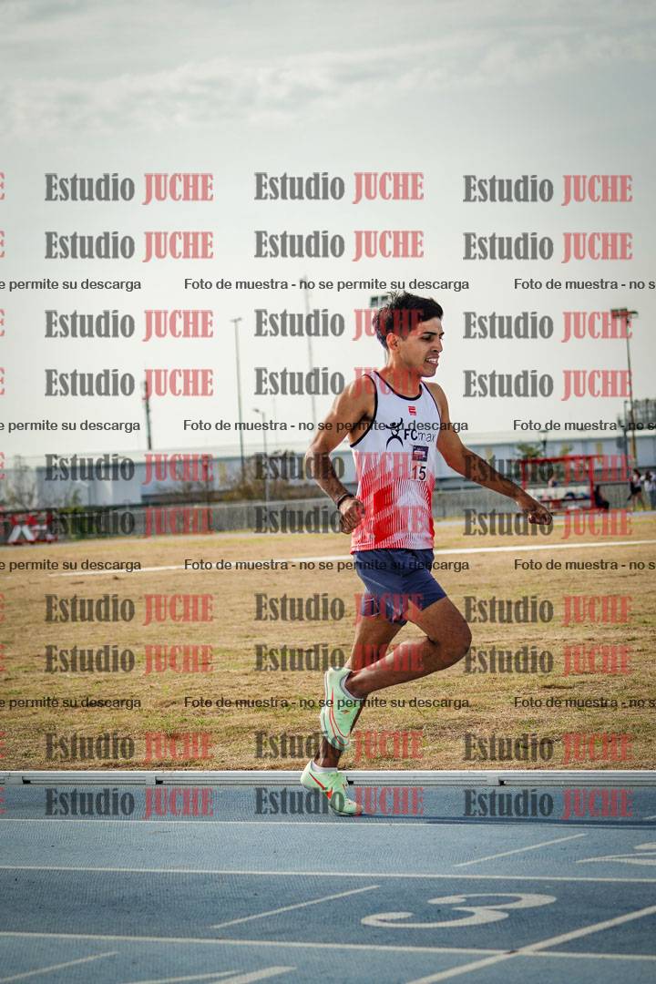 Fotos de los 800 m llanos de varones