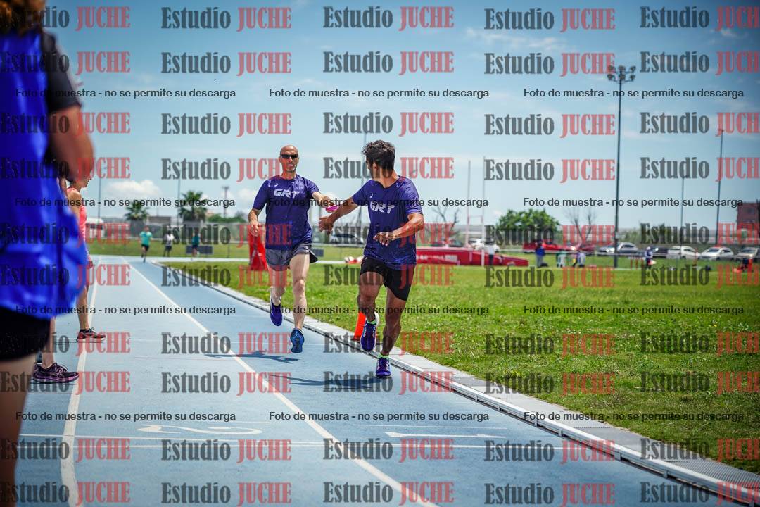 Fotos durante el transcurso de los relevos 20' para running teams - serie 2