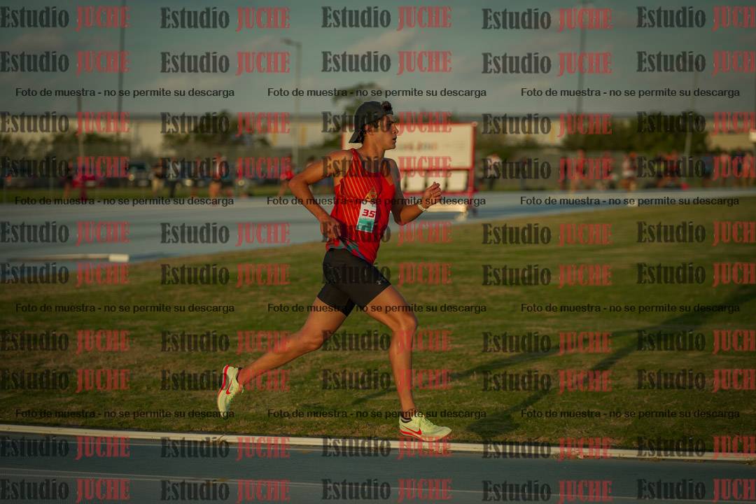 Fotos de los 3000 m llanos de varones