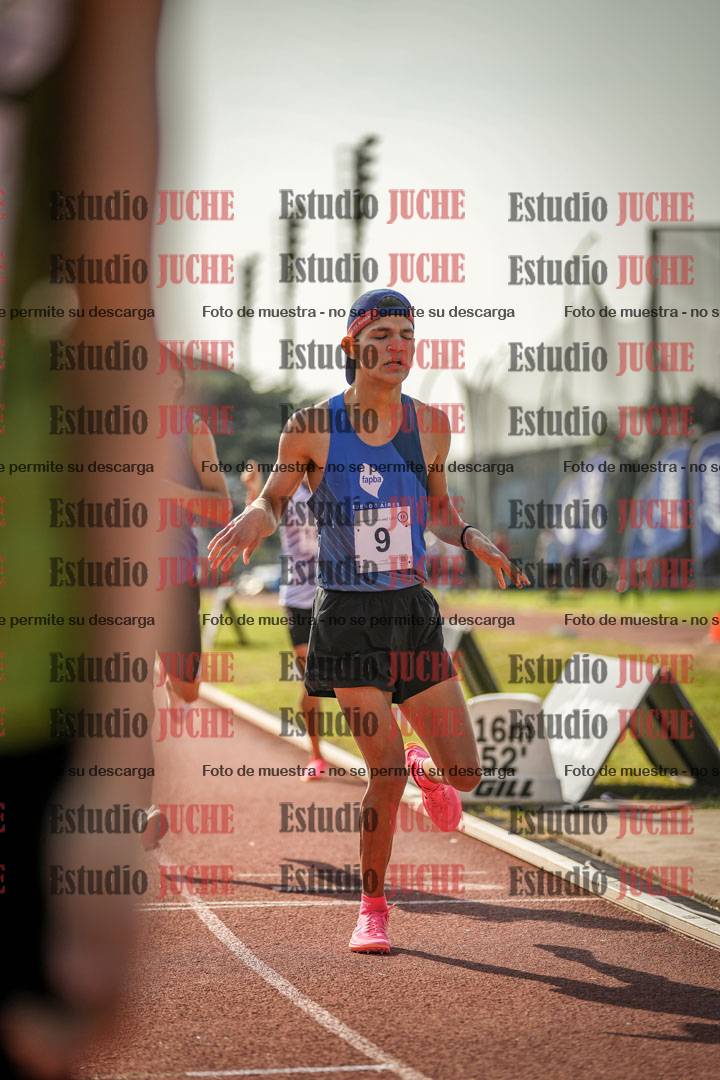 Fotos de los 800 m llanos de varones
