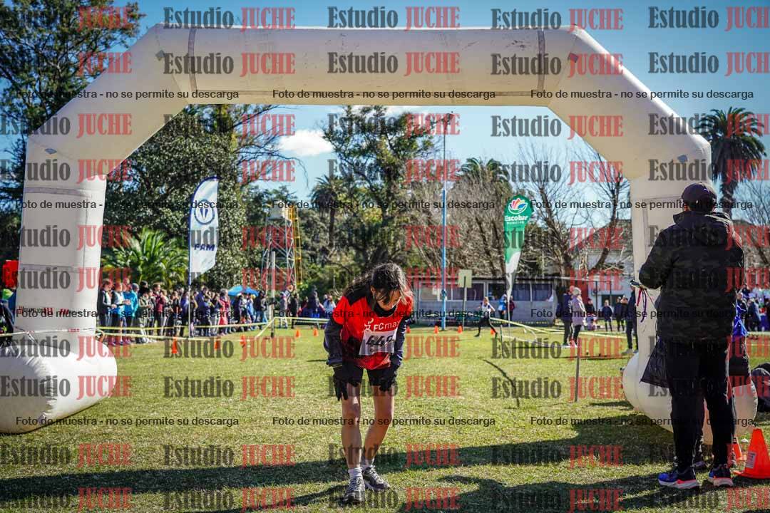 Fotos de la llegada del cross de 2000 m
