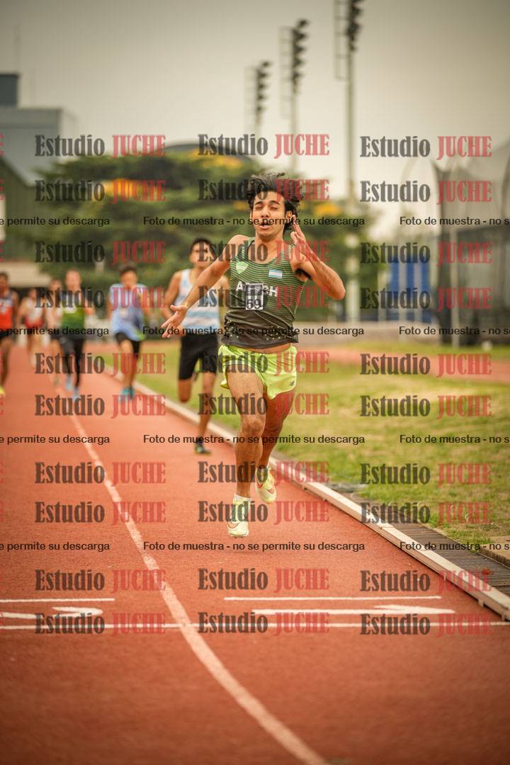 Fotos de los 800 m llanos de varones