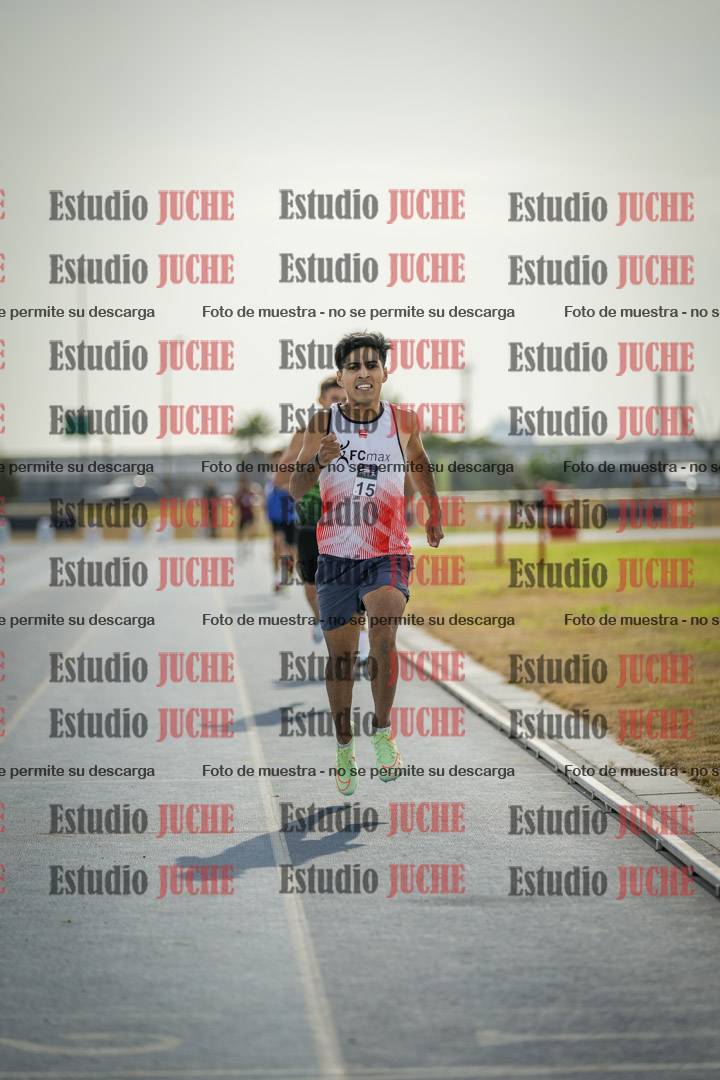 Fotos de los 800 m llanos de varones