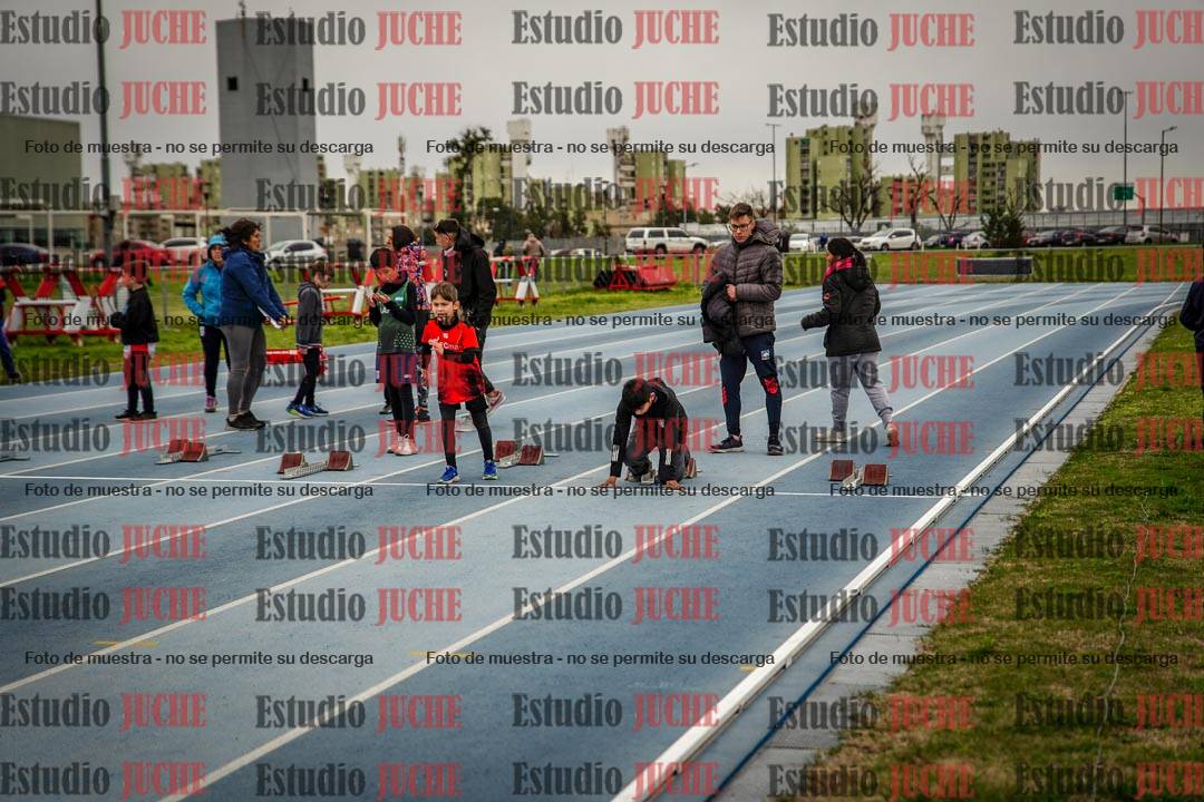 Fotos de los 50 m llanos de varones - U12