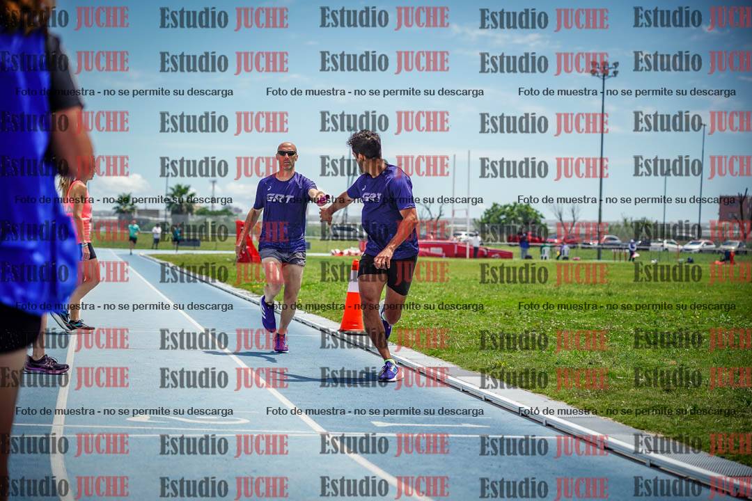 Fotos durante el transcurso de los relevos 20' para running teams - serie 2