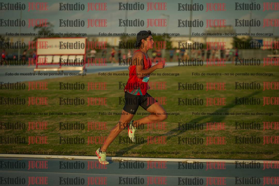 Fotos de los 3000 m llanos de varones
