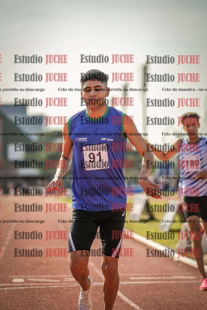 Fotos de los 800 m llanos de varones