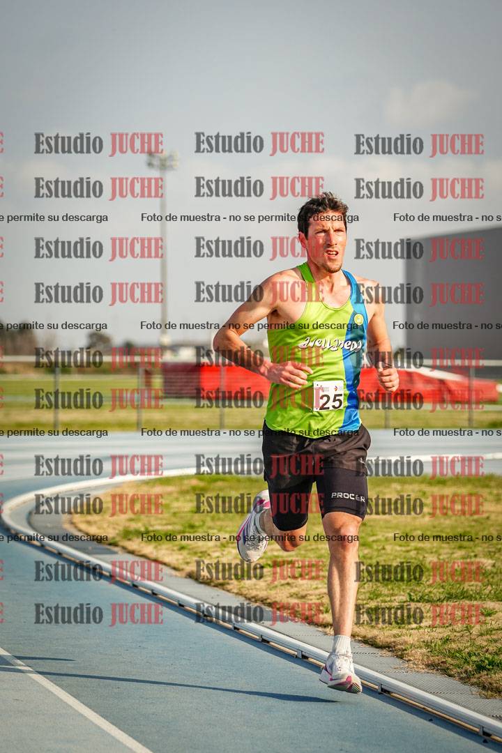 Fotos de los 3000 m llanos de varones