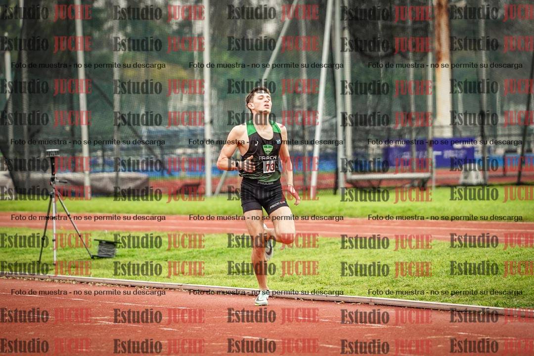 Fotos de los 800 m llanos de varones