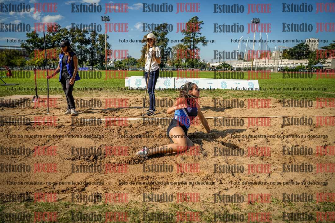 Fotos del salto en largo de mujeres - hepta 5