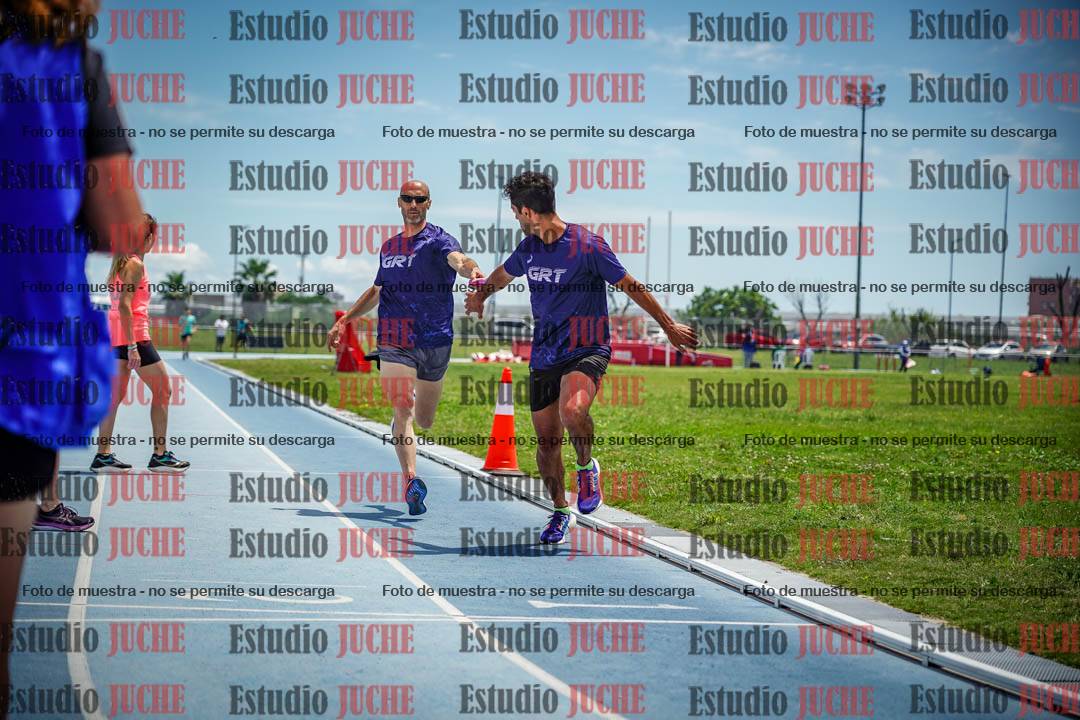 Fotos durante el transcurso de los relevos 20' para running teams - serie 2