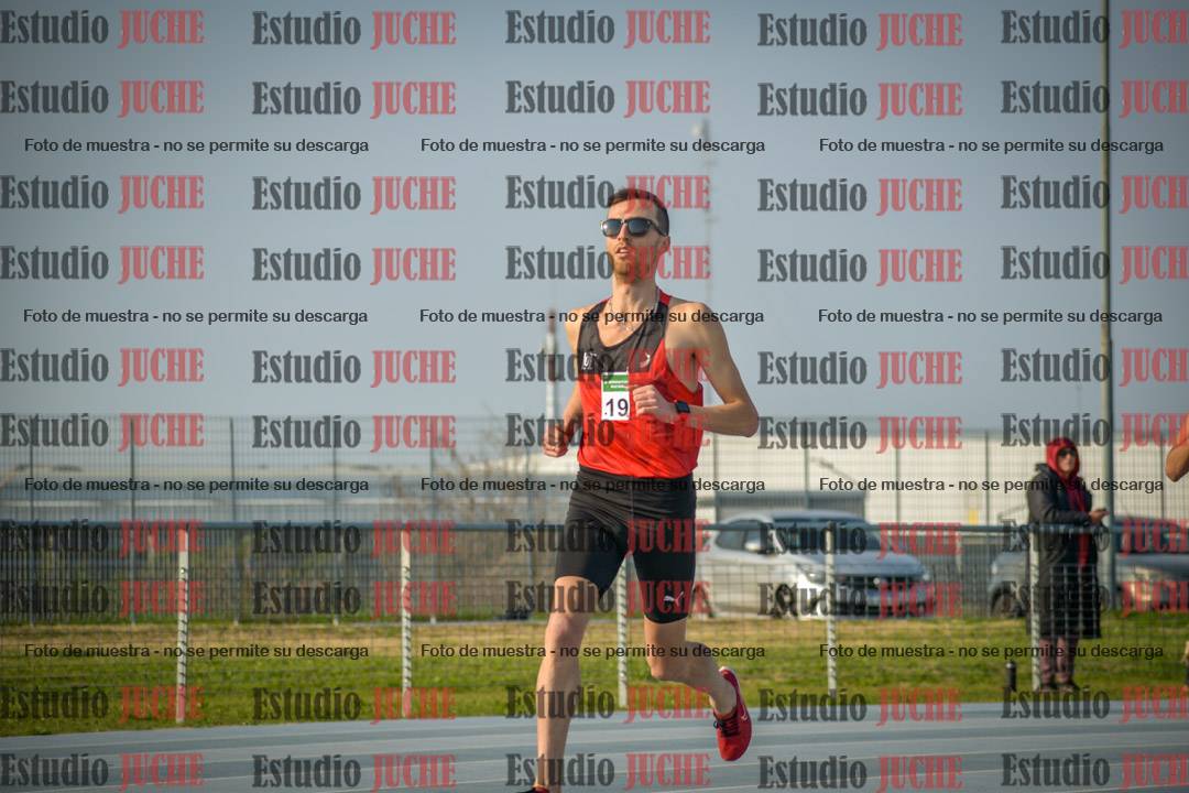 Fotos de los 3000 m llanos de varones
