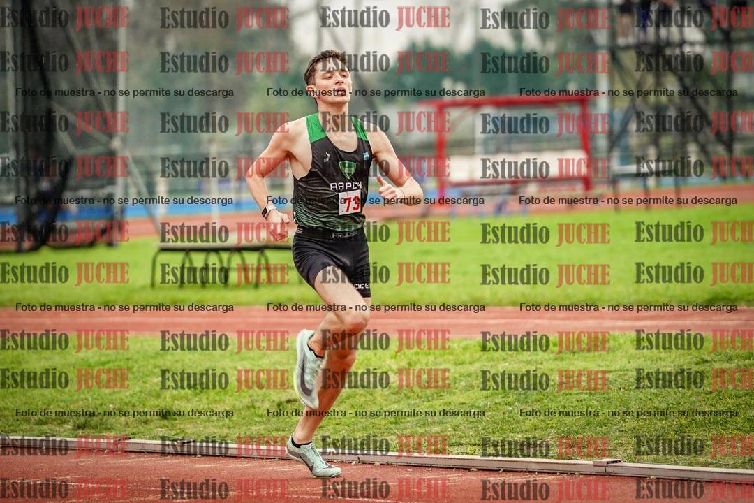 Fotos de los 800 m llanos de varones