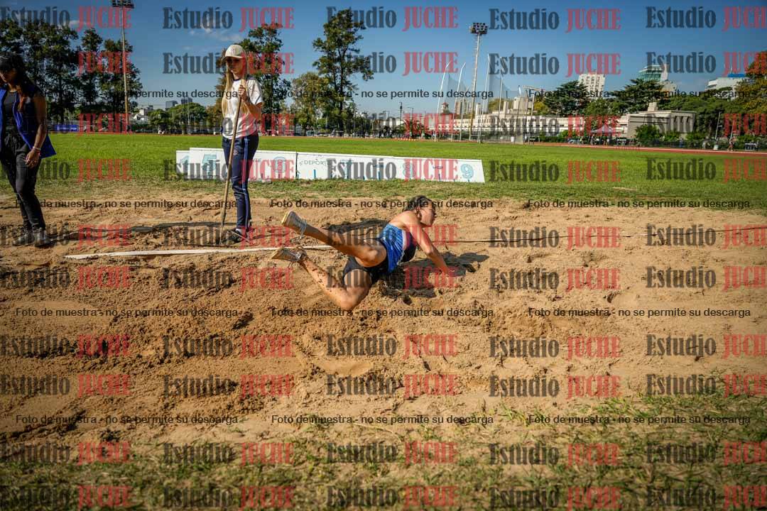 Fotos del salto en largo de mujeres - hepta 5