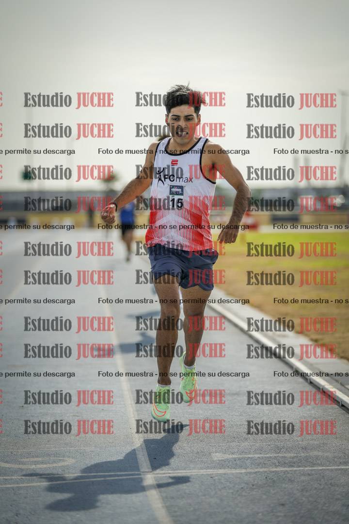 Fotos de los 800 m llanos de varones