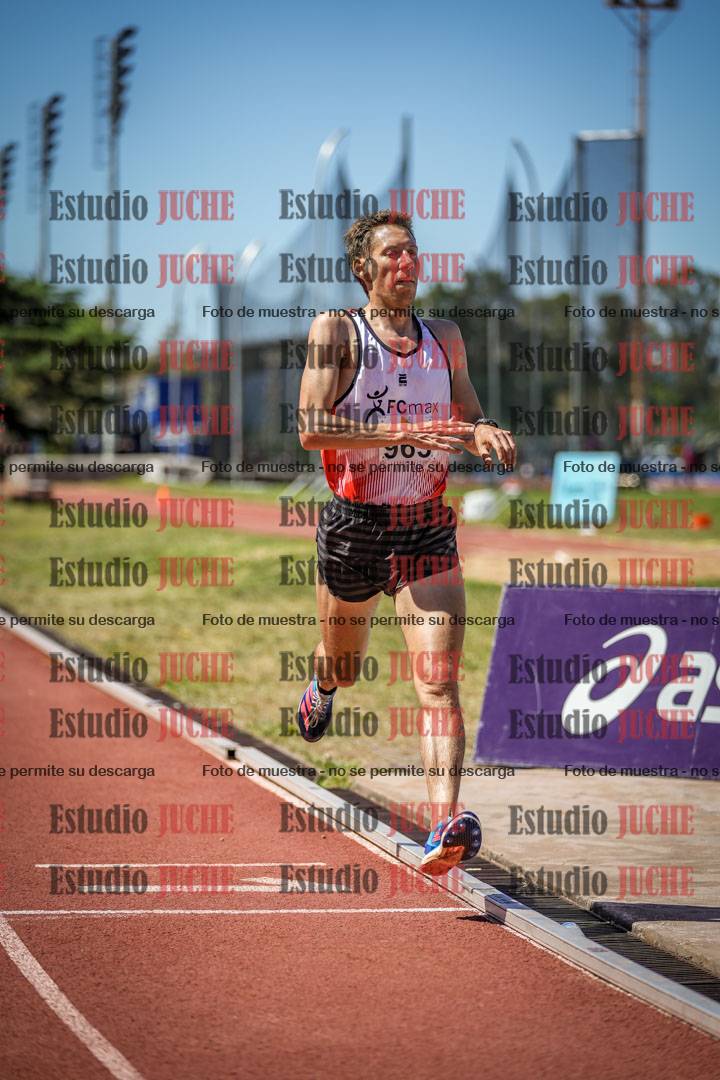 Fotos de los 3000 m con obstáculos de varones