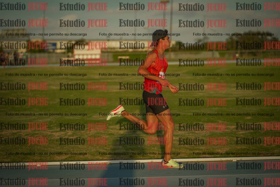 Fotos de los 3000 m llanos de varones