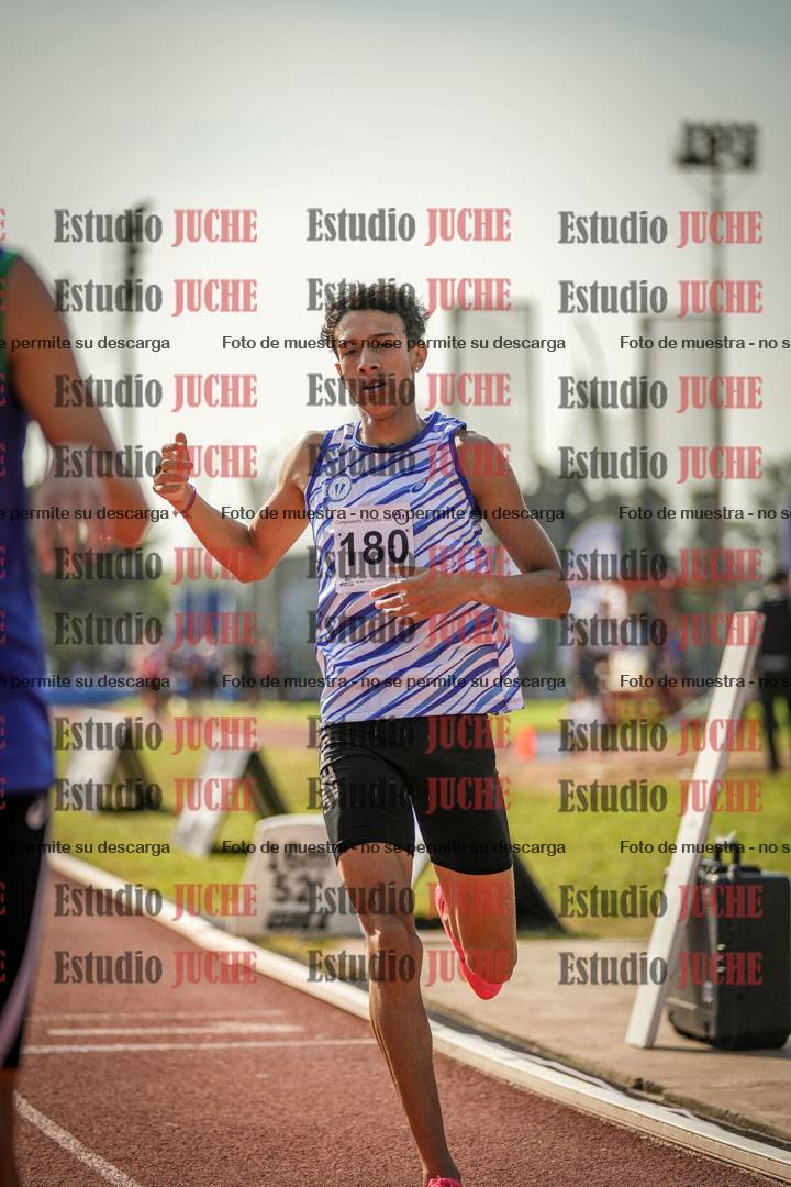 Fotos de los 800 m llanos de varones