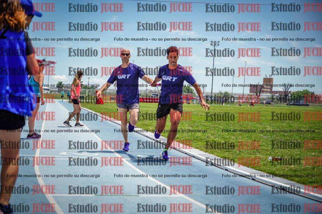 Fotos durante el transcurso de los relevos 20' para running teams - serie 2