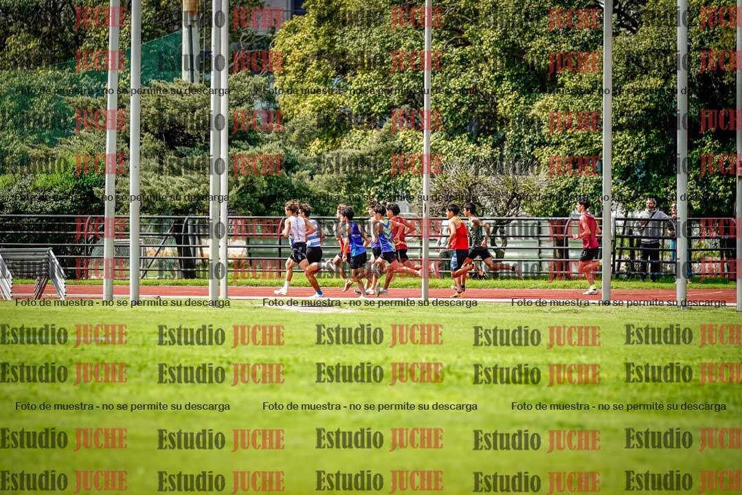 Fotos de los 600 m llanos de varones