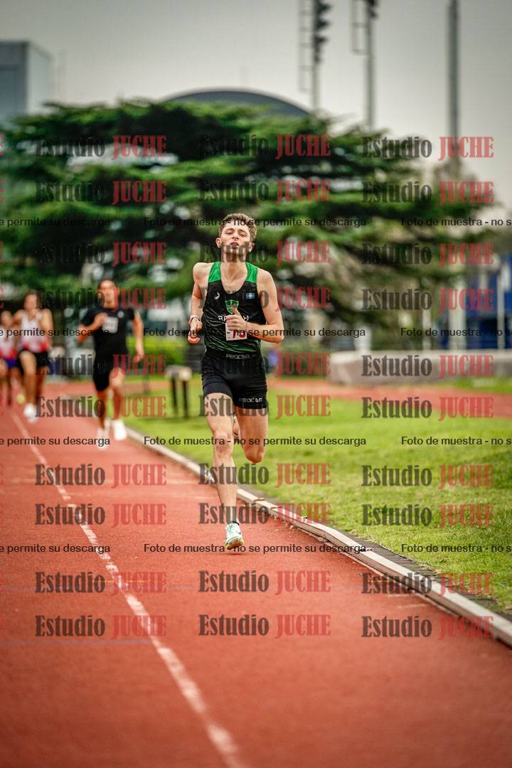 Fotos de los 800 m llanos de varones